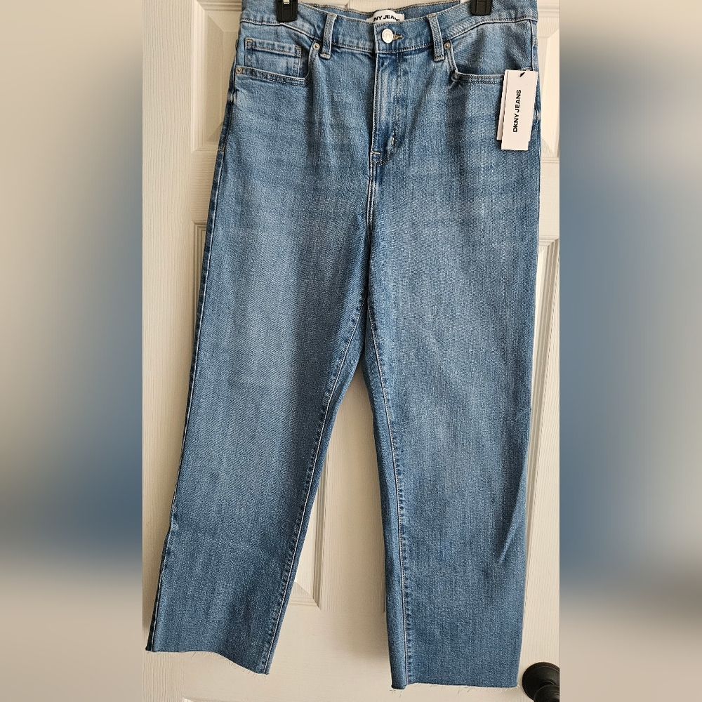 NWT DKNY High Rise Straight Raw Hem Ankle Length: Light Denim Wash: Size- 31